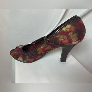 Steve Madden Molly peep toe Fabric Mary Jane size 7 1/2